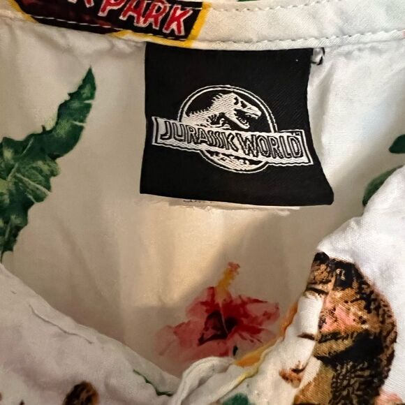 Jurassic World Shirt - Picture 2 of 3